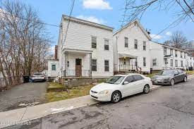 Read more about the article Turnkey Investment: 5BR/2BA Duplex with Secured Tenancy in Troy, NY